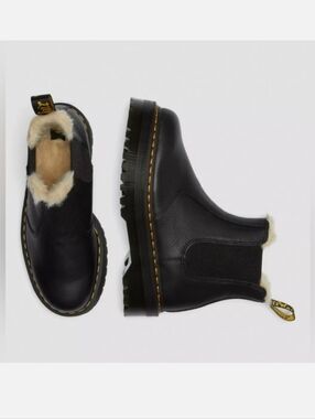 Dr. Martens 2976 FAUX FUR LINED PLATFORM CHELSEA BOOTS Size 8 Women’s Black
